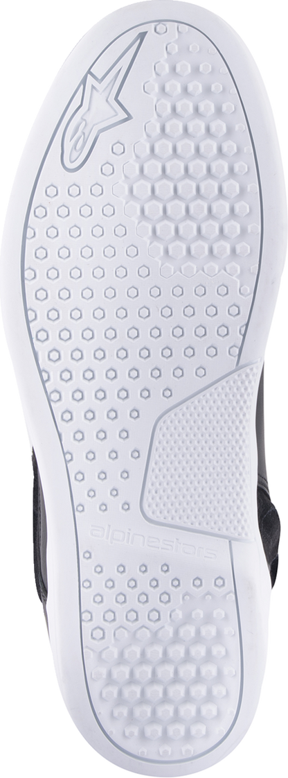 Alpinestars Chrome waterproof shoes in black and white, US size 12.5, featuring sporty design and durable construction.