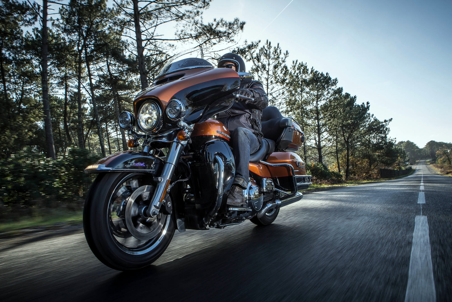 Michelin Scorcher 31 front motorcycle tire 130/70B18 with 63H rating, featuring tread pattern designed for optimal grip and durability