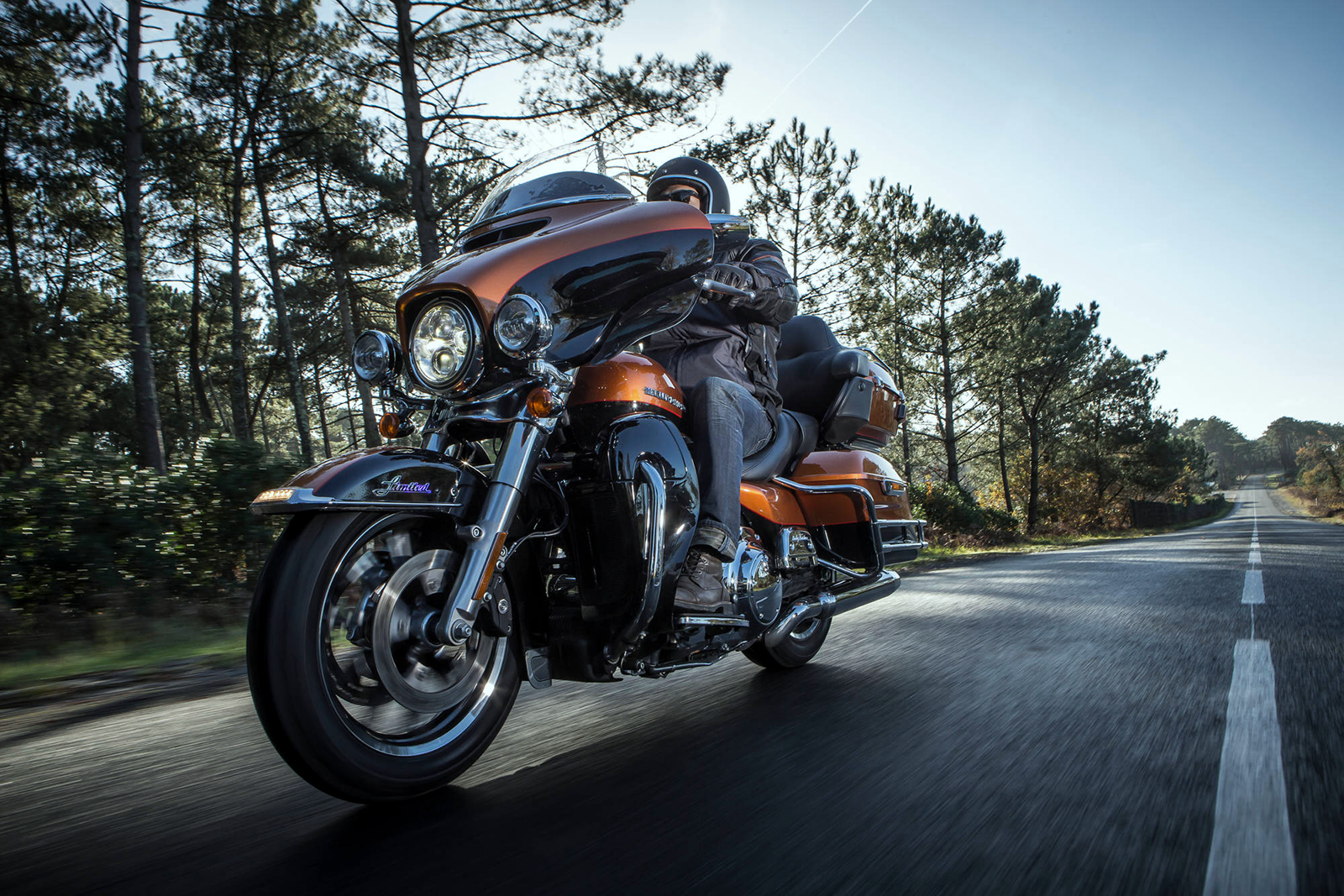 Michelin Scorcher 31 front motorcycle tire 130/70B18 with 63H rating, featuring tread pattern designed for optimal grip and durability