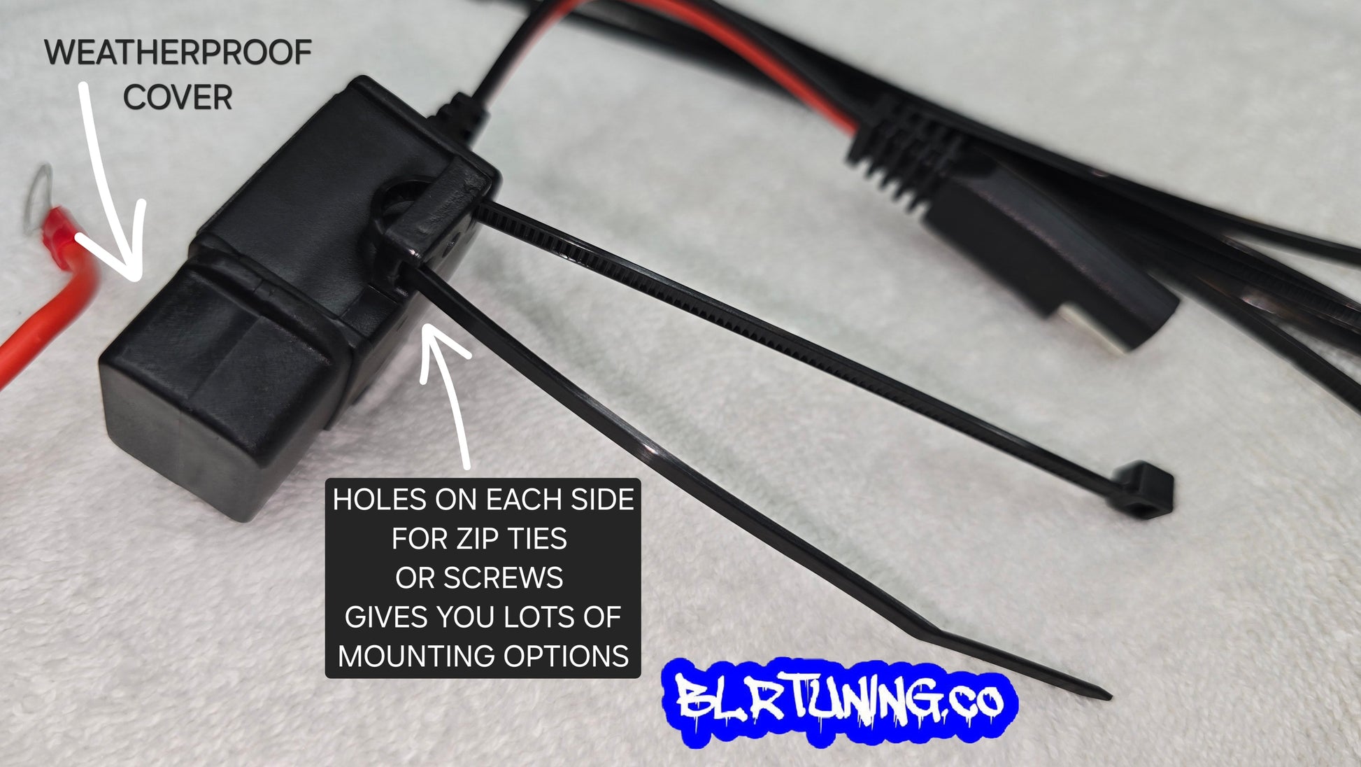 MOTOPOWER 12 VOLT STANDARD USB CHARGING SYSTEM FOR MOTORCYCLES WEATHERPROOF - Howling Moto
