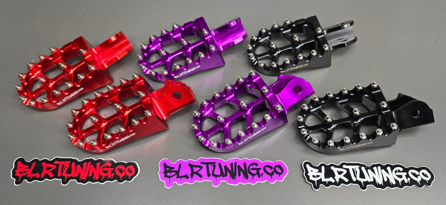 FOOT PEGS FOR RAWRR MANTIS X AND MANTIS X PRO BILLET ALUMINUM WITH STAINLESS STEEL TEETH BY BLR TUNING - Howling Moto