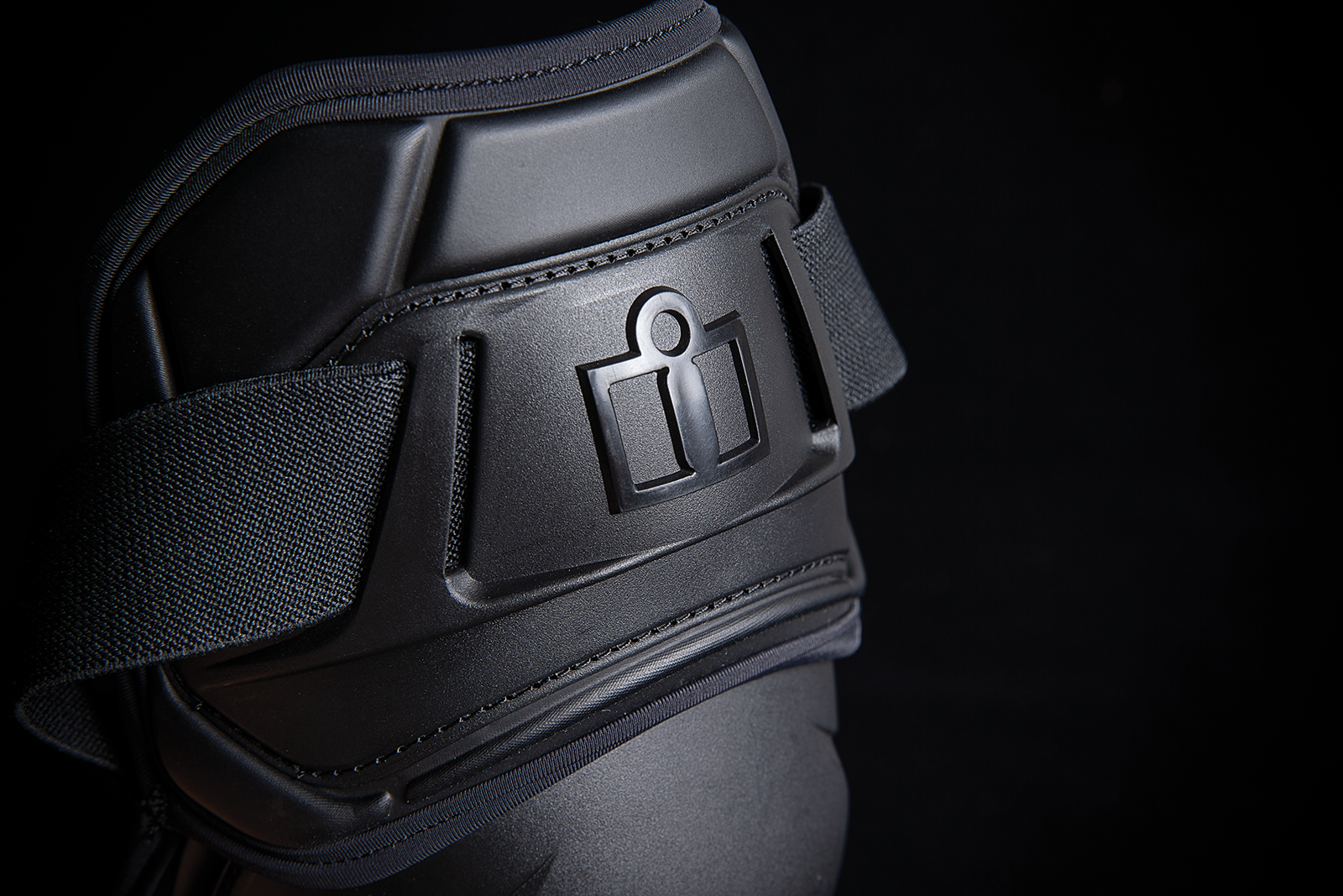 Bill's Exhausts ICON Field Armor 3™ Knees in black, size L/XL, showcasing durable motorcycle knee armor with adjustable straps.