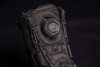 Black ICON Stormhawk boots by Bill's Exhausts, size 8.5, showcasing sturdy leather construction and rugged design.