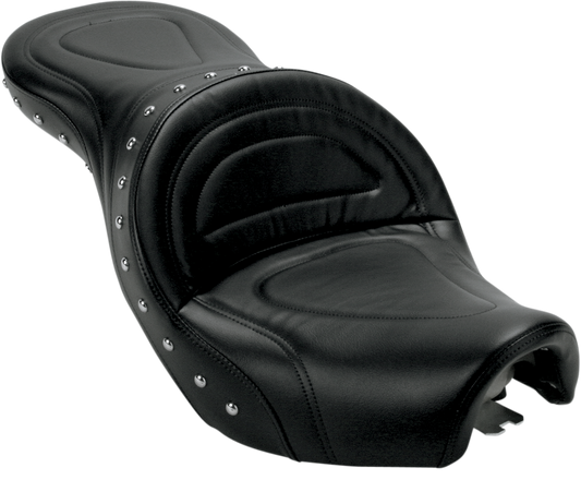 Bill's Exhausts SADDLEMEN Explorer Special Seat for VT750 motorcycle, showing the ergonomic design and custom fit details.