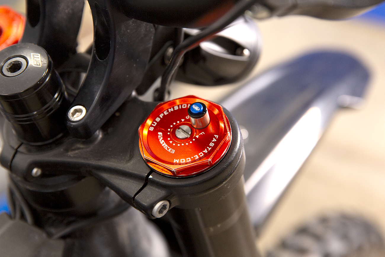 Micro Bleeder™ set, for Fast Ace ALX13RC fork - Howling Moto