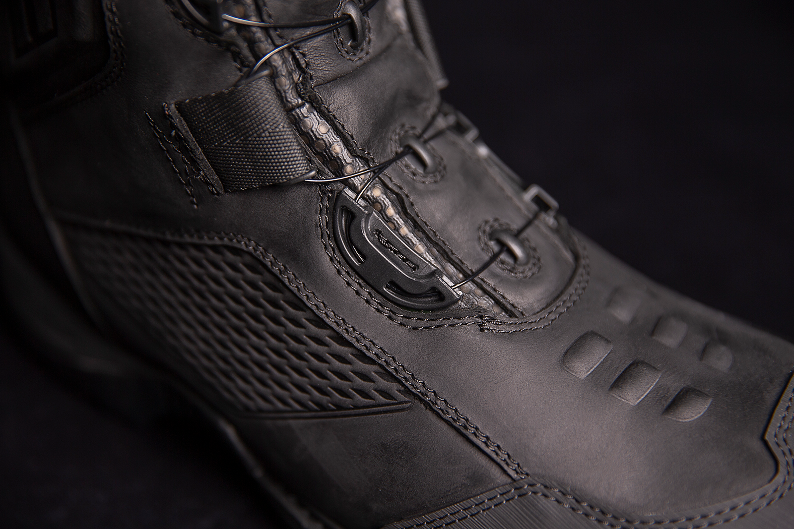 Black ICON Stormhawk Boots by Bill's Exhausts, size 8.5, with sturdy leather construction and rugged sole for durability.