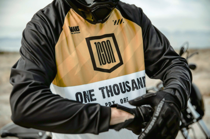 Bill's Exhausts ICON Status Gold Jersey, medium size, featuring vibrant gold fabric and stylish design details.