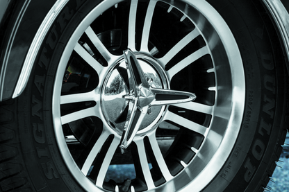 Kuryakyn, Kuryakyn Knock-Off Chrome Center Caps for Harley Davidson Trikes Part #1243