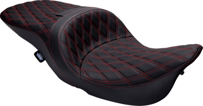 Drag Specialties Freedom Seat for FLH motorcycles, vinyl with double diamond red stitching, showcasing the seat's stylish design and stitching.