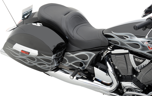 Drag Specialties low-profile touring seat with mild stitching for Victory 2010-2015 motorcycle, designed for comfortable long rides.