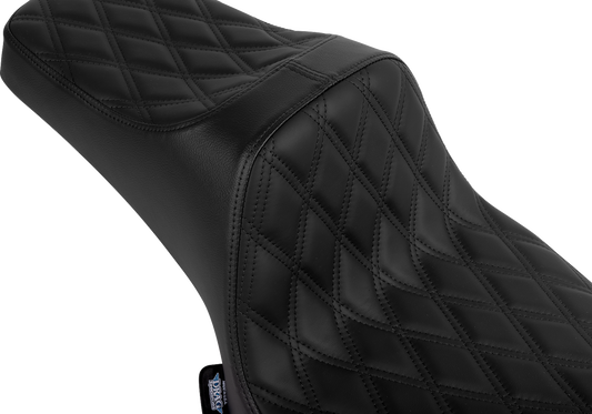 Drag Specialties Predator III 2-up seat for Chieftain and Challenger motorcycles, vinyl and solar leather with double diamond pattern.