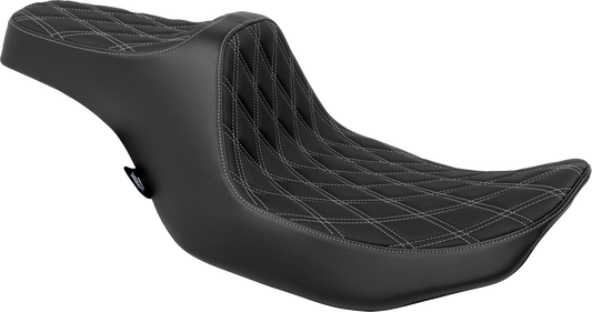 Drag Specialties Predator III Seat for FLT/FLH, double diamond silver stitching, motorcycle seat for 2023-2024 models.