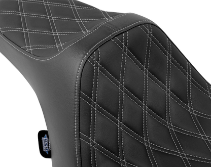 Drag Specialties Predator III motorcycle seat with double diamond silver stitching, designed for FLT/FLH models 2023-2024.