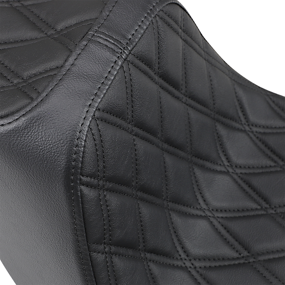 Drag Specialties Predator III seat for Harley-Davidson FXBR/S 2018-2020 with black double diamond stitching, showcasing sleek motorcycle seating.