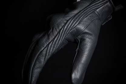 Black ICON Women's Pursuit Classic™ Gloves in 2XL, featuring a snug fit and durable material for outdoor activities.