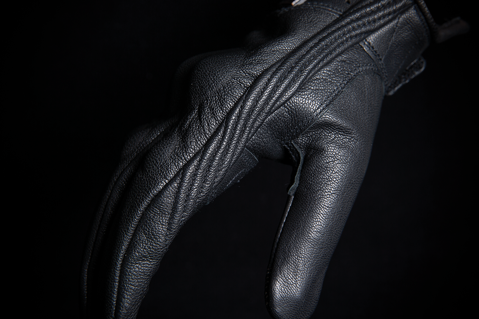 Black ICON Women's Pursuit Classic™ Gloves in XL size, showcasing durable gloves with a snug fit and textured palms.