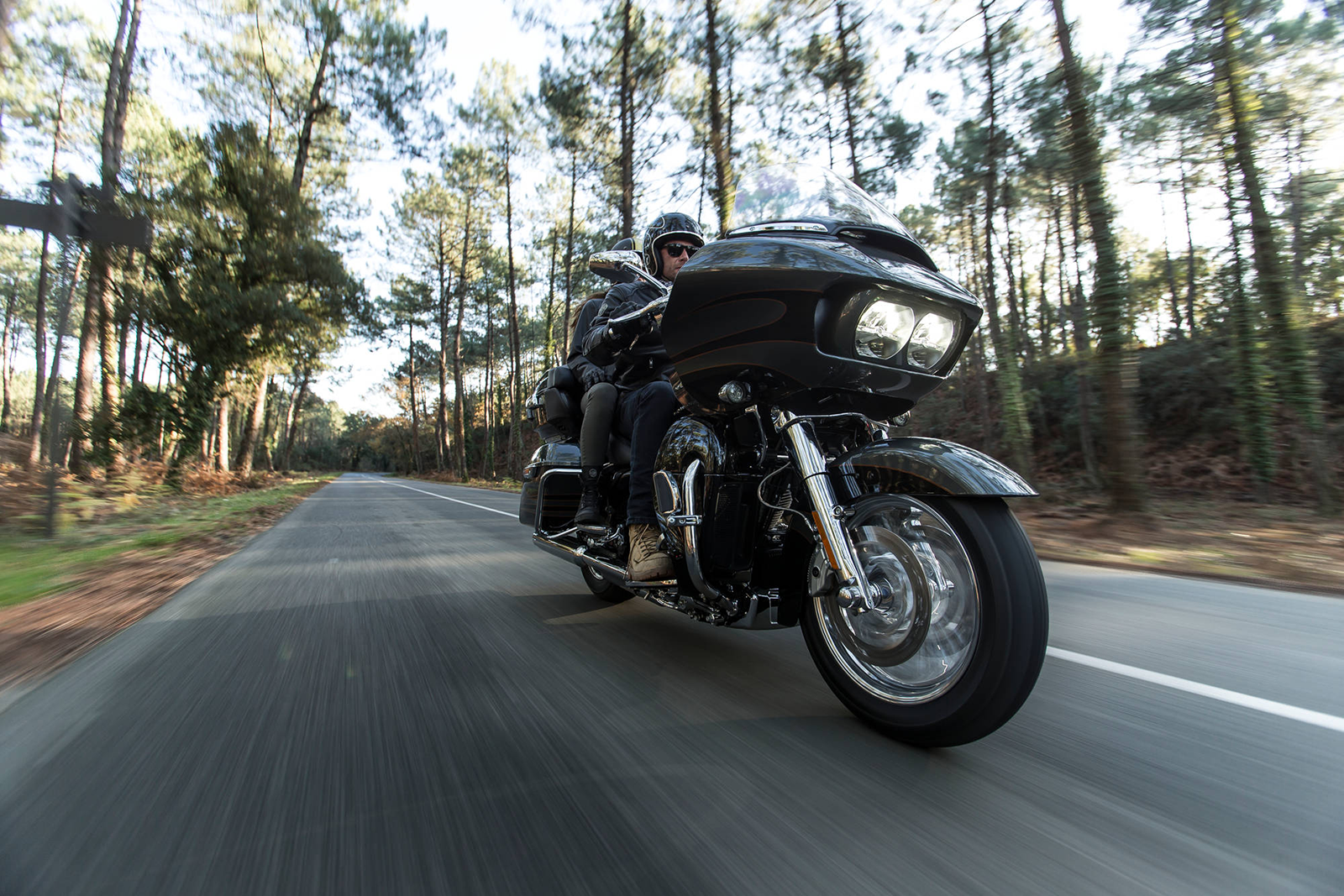 Michelin Scorcher 21 front motorcycle tire, 120/70R17 size, 58V, designed for high performance and durability.