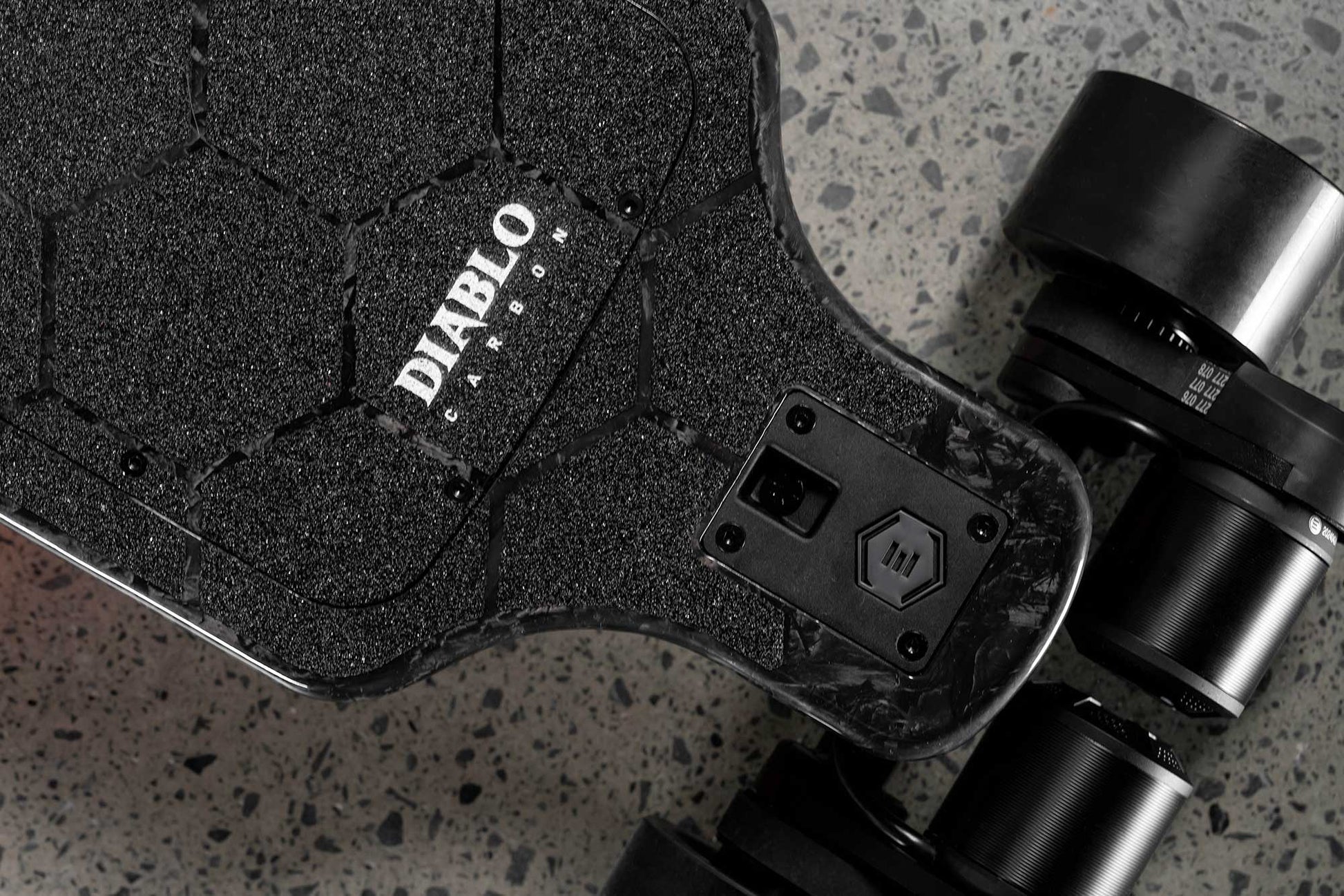 Diablo Carbon Street - Howling Moto