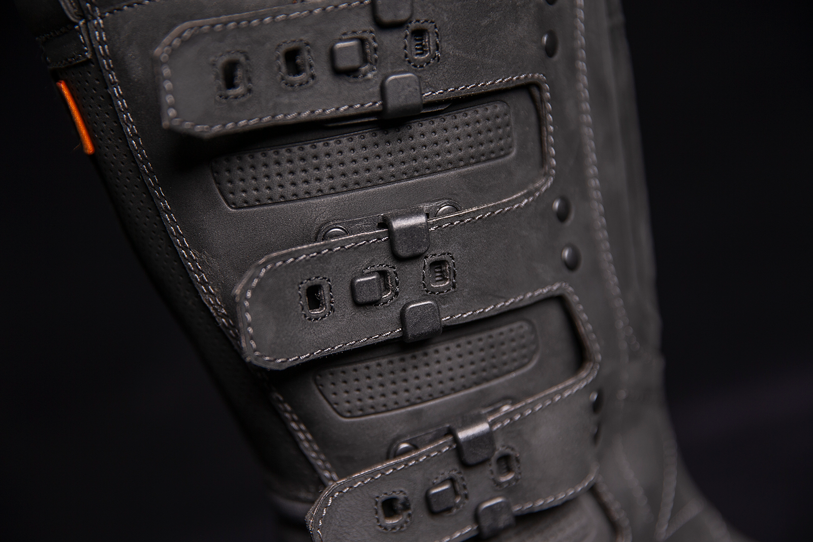 Black ICON Elsinore 2™ CE boots by Bill's Exhausts, size 11, featuring rugged leather construction and ankle support.