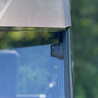 SEIZMIK UTV windshield made of hard-coated polycarbonate, tool-less installation for off-road vehicles, part #50-55321KIT.