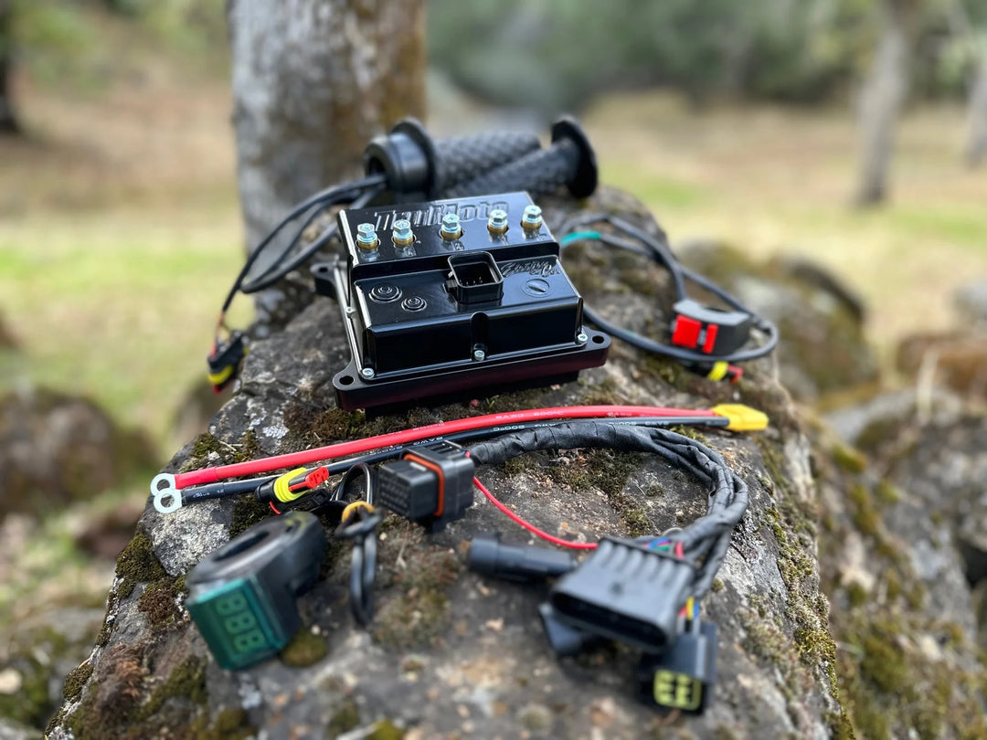 Electro & Co Extreme 11,000W Razor dirt bike conversion kit with TruMoto noisy cricket controller and high-performance brushless motor.