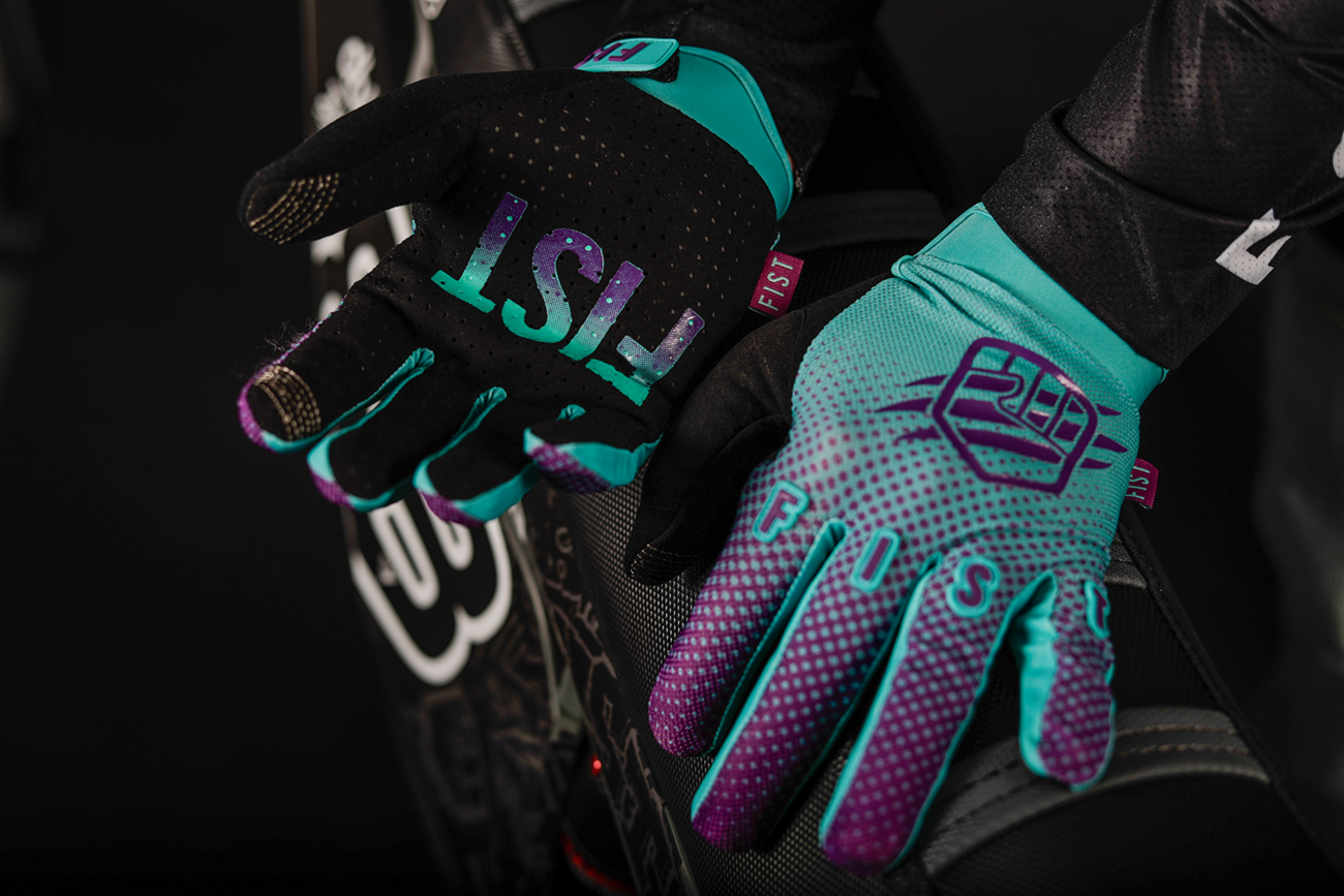 FIST Handwear Breezer Gloves in violet halftone with lightweight mesh and perforated Clarino palm, XS size, sporty cycling gloves