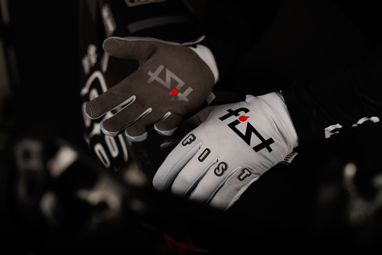 FIST HANDWEAR Frosty Lighter Gloves XS designed for warm weather and wet conditions, showing lightweight, waterproof glove details.