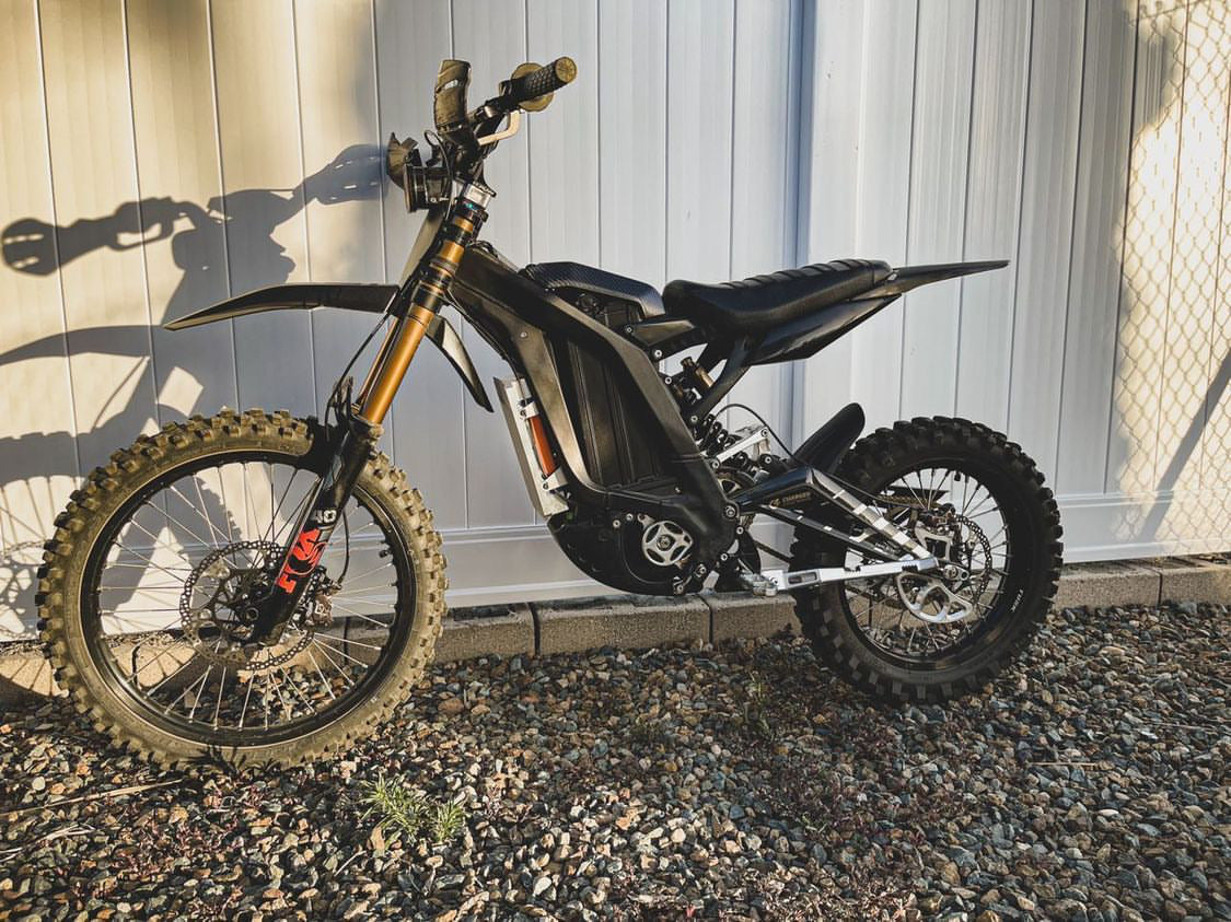 GritShift Extended Rear Fender V2 W/Side Shrouds - Howling Moto