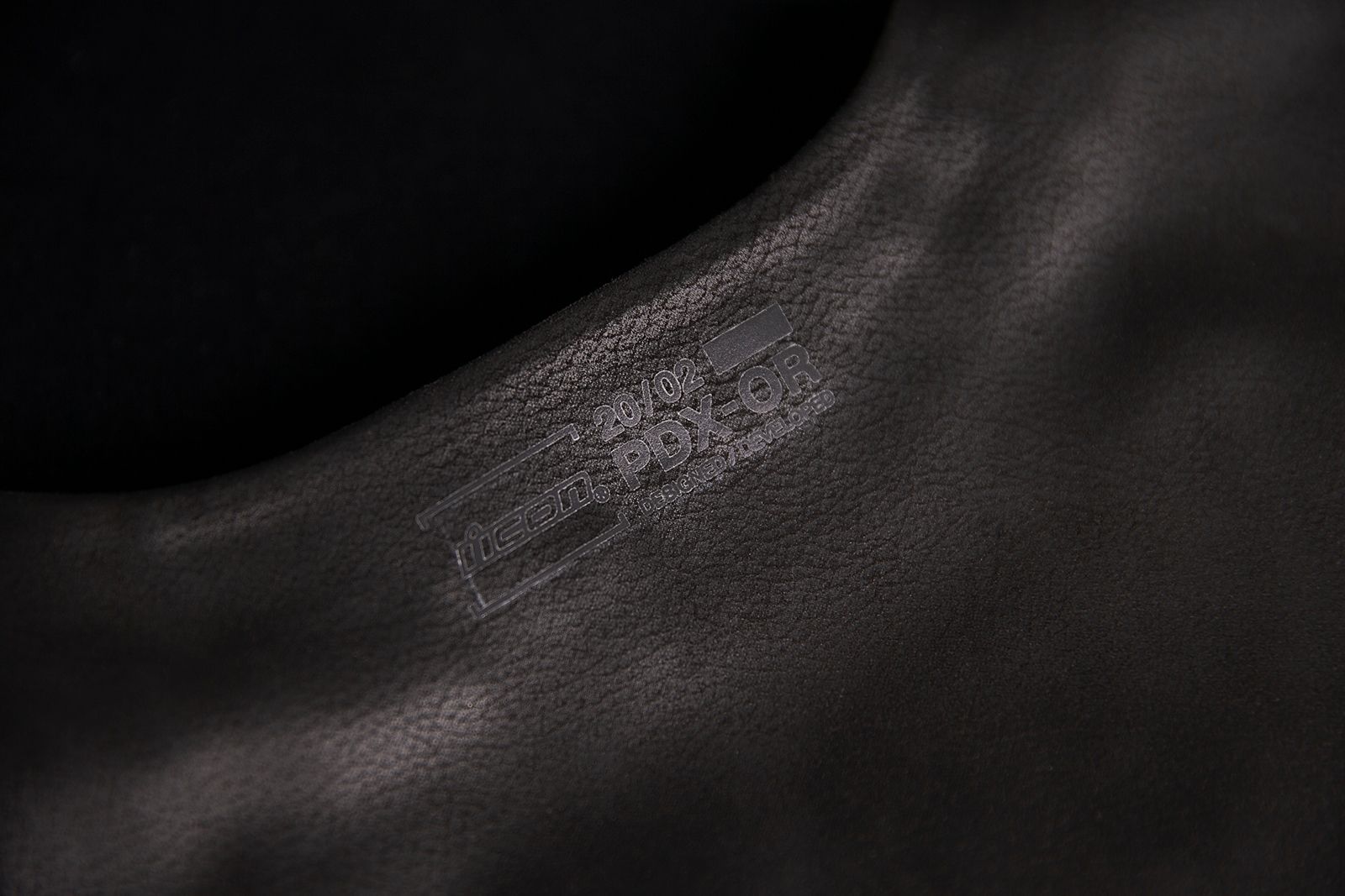 ICON Backlot Vest in black with relaxed fit, featuring AX Laredo synthetic chassis, size L/XL, displayed on a mannequin.