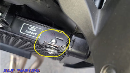 KAWASAKI Z400 & NINJA 400 Radiator Protective Grill - Howling Moto