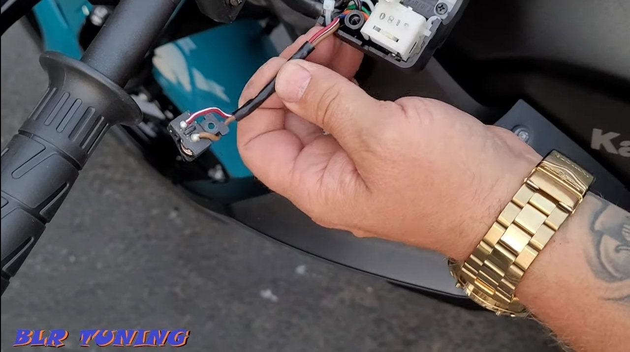 2-STEP LAUNCH CONTROL FOR PUSH TO FLASH OR PUSH TO PASS HIGH BEAM SWITCH FOR PCV OR PC6 FITS MOST MOTORCYCLES - Howling Moto