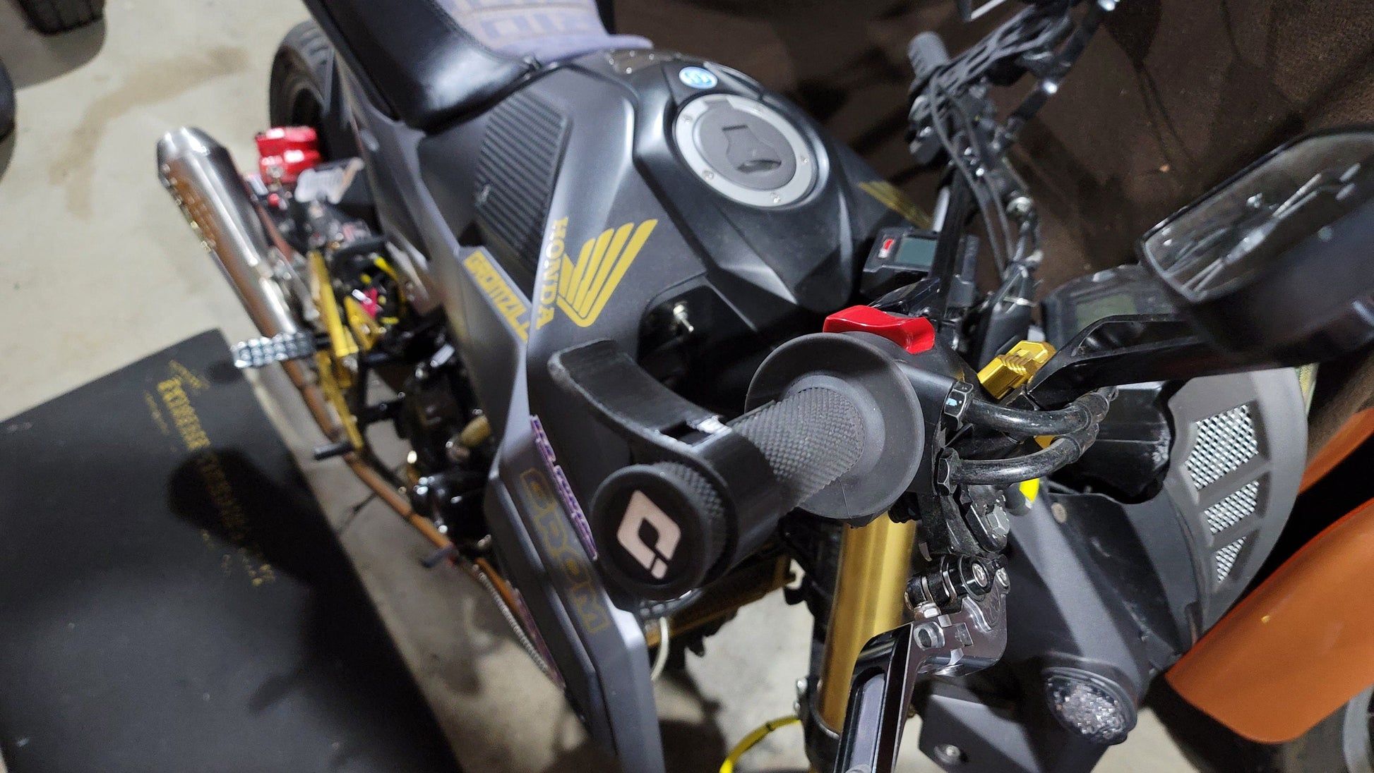 THROTTLE ASSIST for 7/8 Hand Grips - Howling Moto