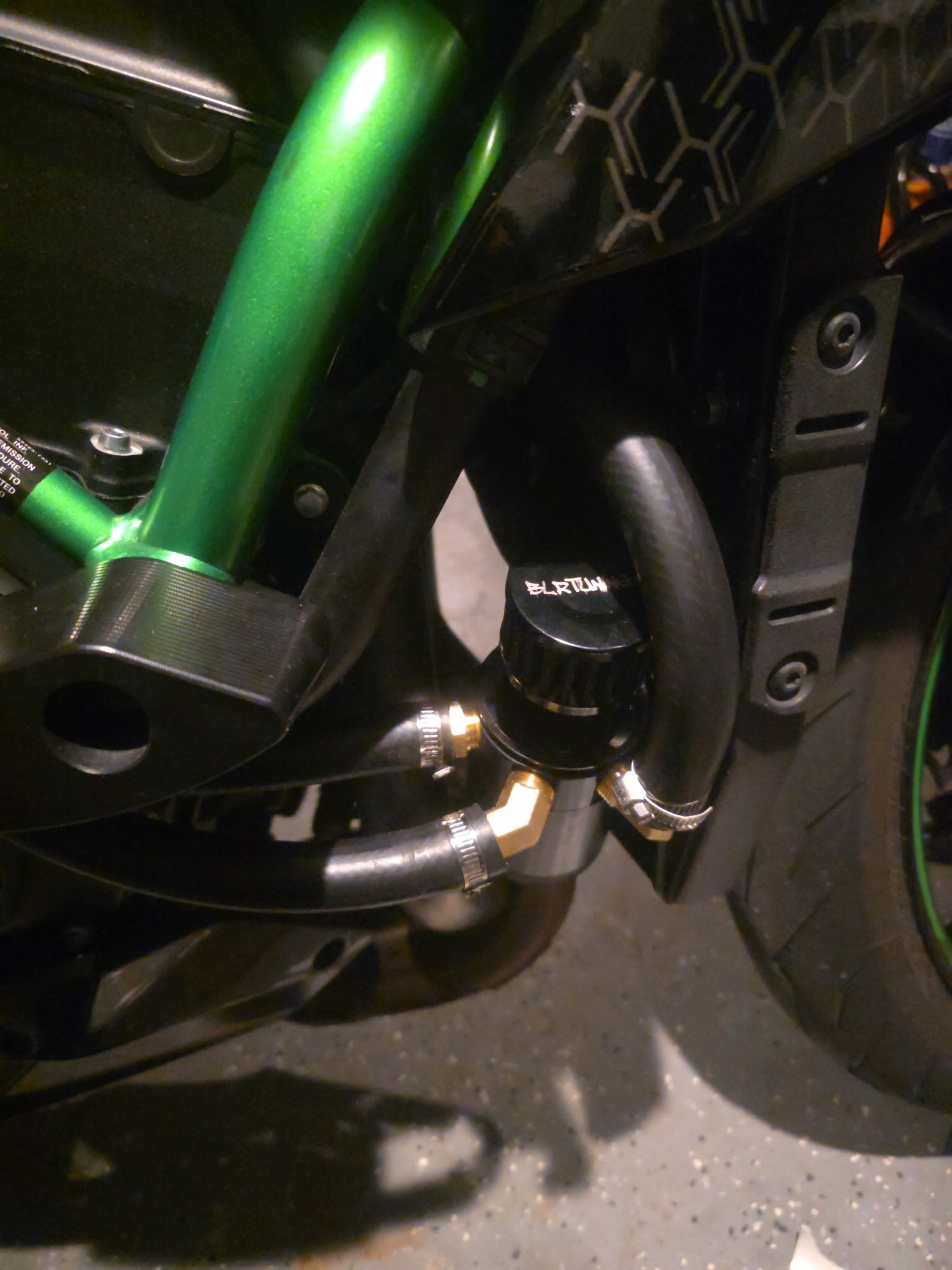 KAWASAKI ZH2 AIR OIL SEPARATOR 3 PORT CATCH CAN - Howling Moto