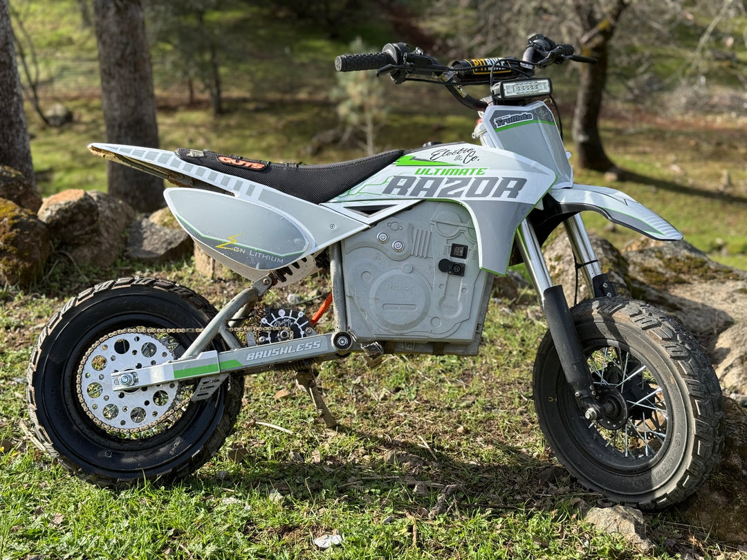 Electro & Co Razor MX500 MX650 SX500 billet aluminum swingarm extension with axle block system, adds 2-3 inch stretch for dirt bikes.