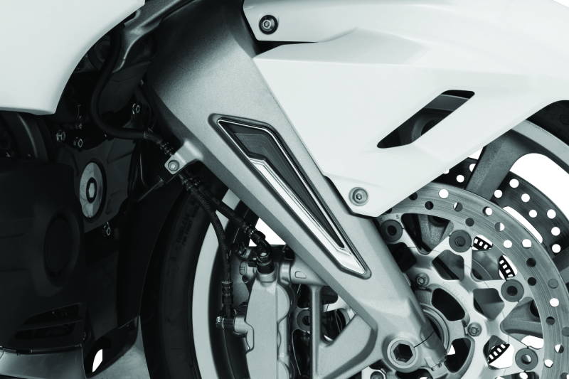 Chrome Kuryakyn Omni LED Fork Inserts for Honda Gold Wing 2018-2020, featuring sleek LED lighting for enhanced motorcycle style.