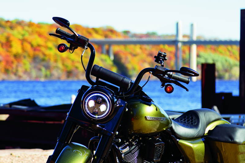 Kuryakyn Riot Grips Throttle-By-Wire with Satin Black Finish for 1-Inch Bars on motorcycle handlebars