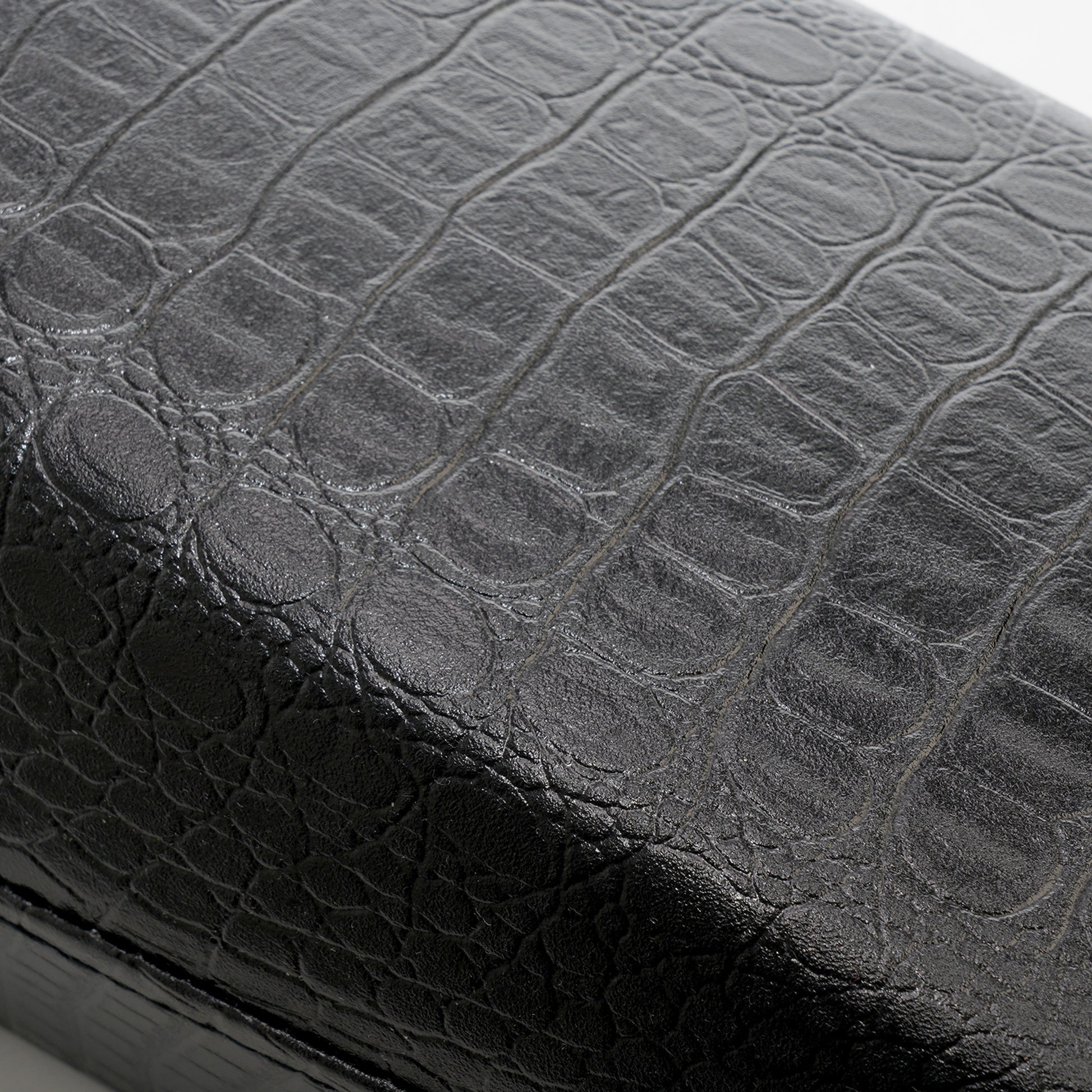 Luna Gator Seat for Surron (Vinyl) - Howling Moto