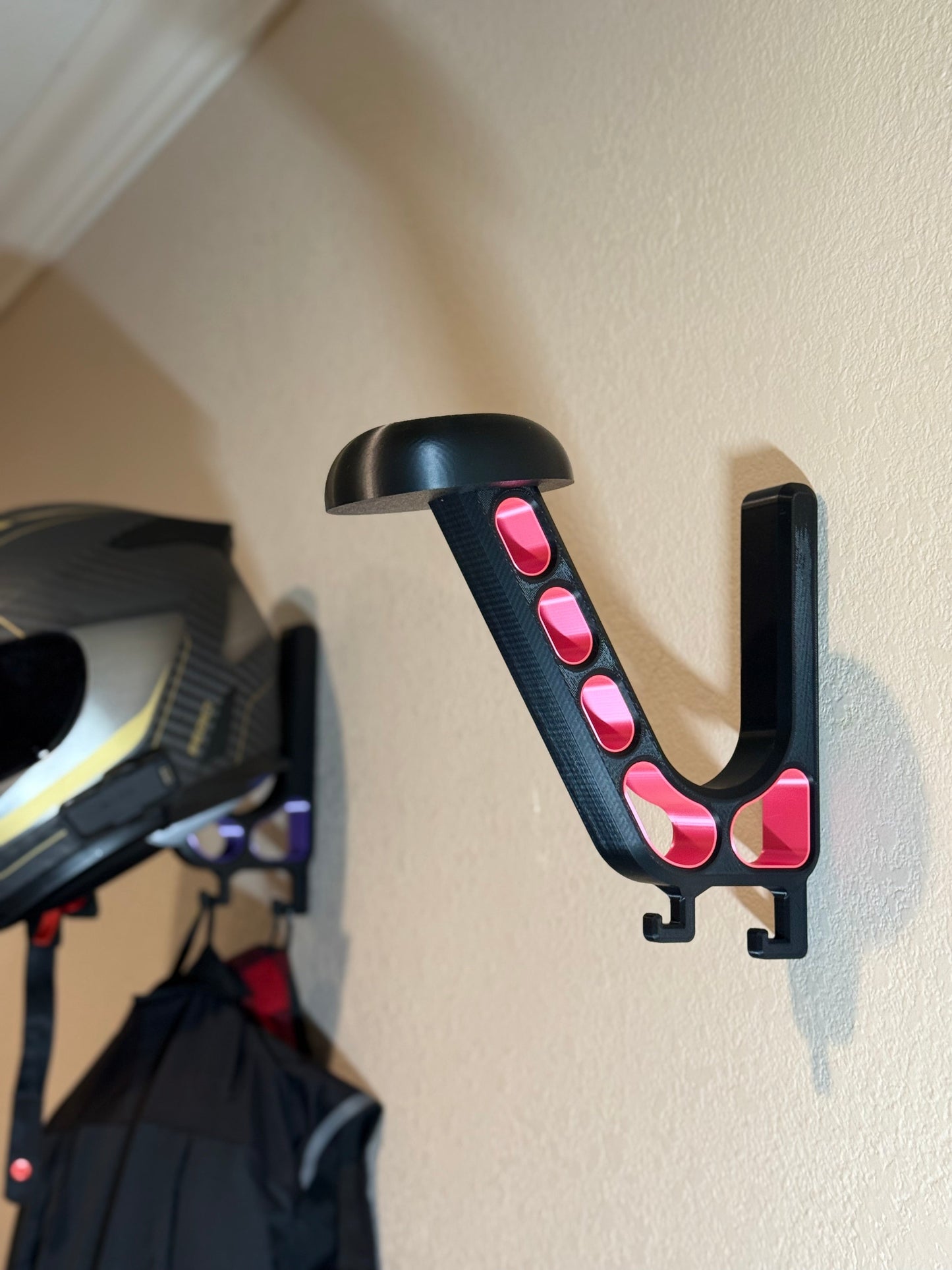 Motorcycle Helmet Wall Mount - Howling Moto