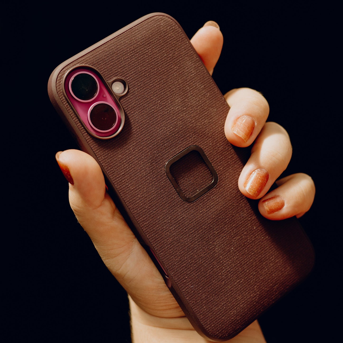 Everyday Case | iPhone 16 Eclipse - Howling Moto