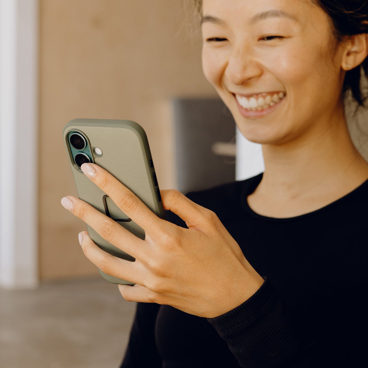 Everyday Case | iPhone 16 Plus Sage - Howling Moto