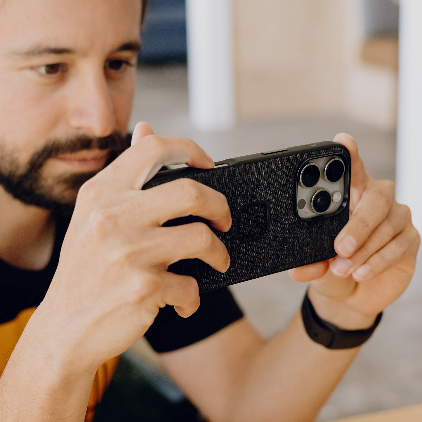 Everyday Case | iPhone 16 Pro Max Charcoal - Howling Moto