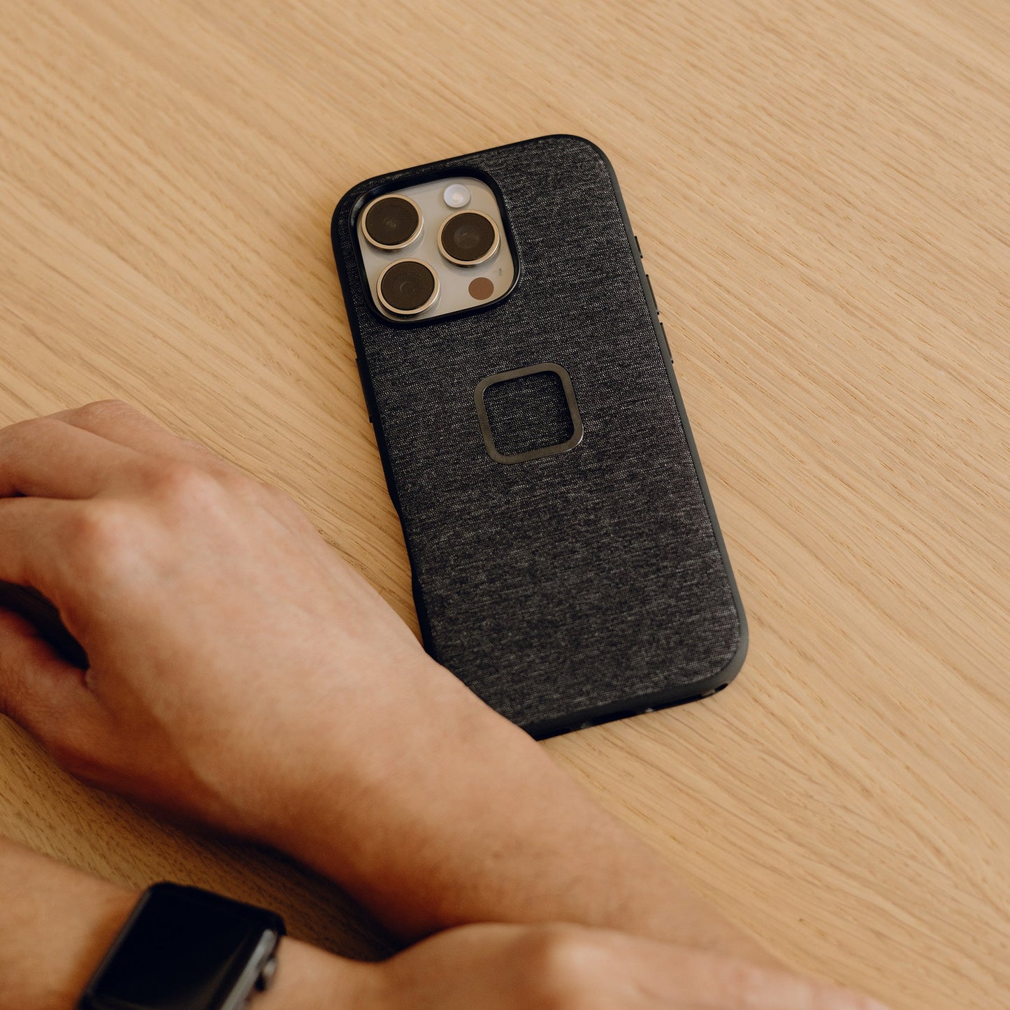 Everyday Case | iPhone 16 Pro Charcoal - Howling Moto