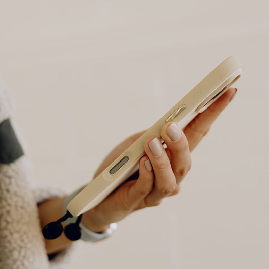 Everyday Clarino Case | iPhone 16 Pro Max Tan - Howling Moto