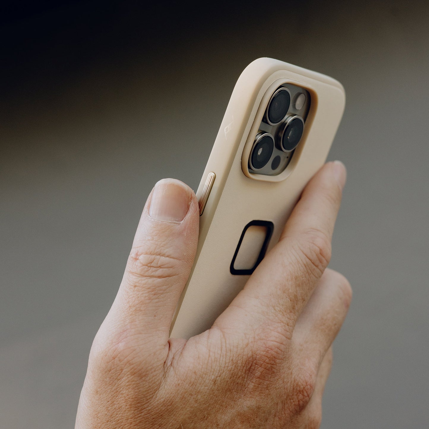 Everyday Clarino Case | iPhone 16 Pro Max Bone - Howling Moto