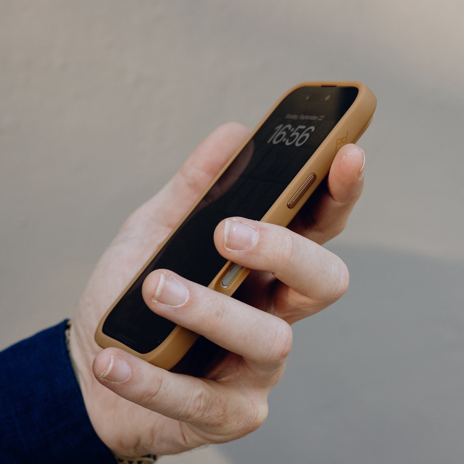 Everyday Clarino Case | iPhone 16 Pro Max Tan - Howling Moto