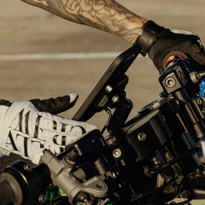 Motorcycle Stem Mount | Charging Qi2 - Howling Moto