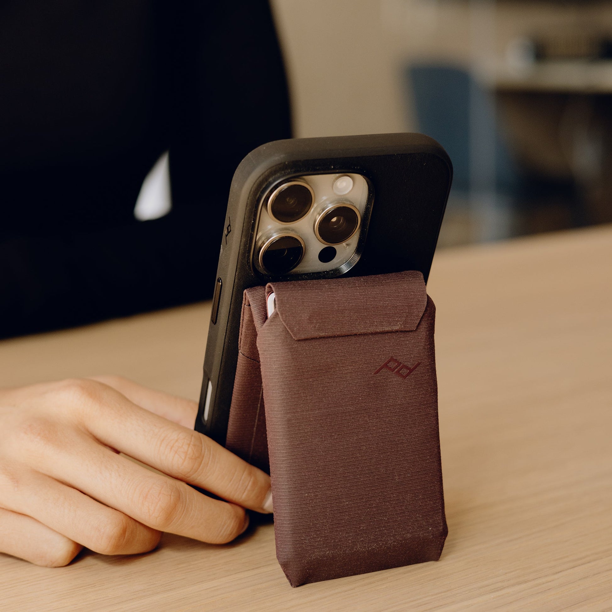 Everyday Clarino Case | iPhone 16 Pro Max Black - Howling Moto