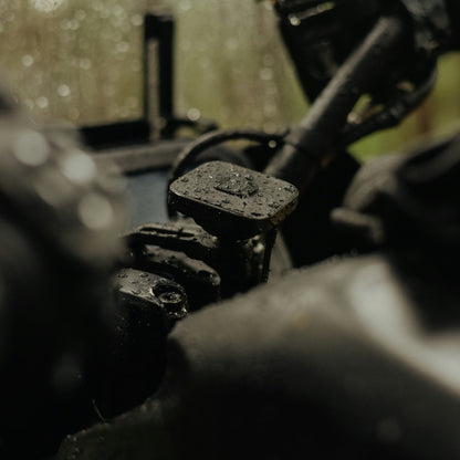 Motorcycle Bar Mount | Charging Locking Qi2 - Howling Moto