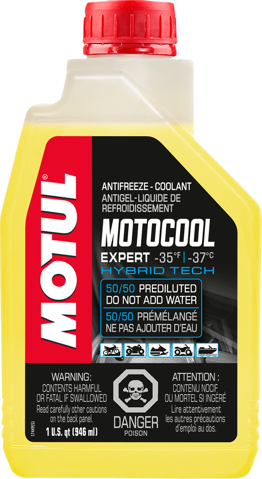 MOTUL Motocool Expert antifreeze coolant 946ml bottle, ideal for motorcycle cooling systems, with part number 111764
