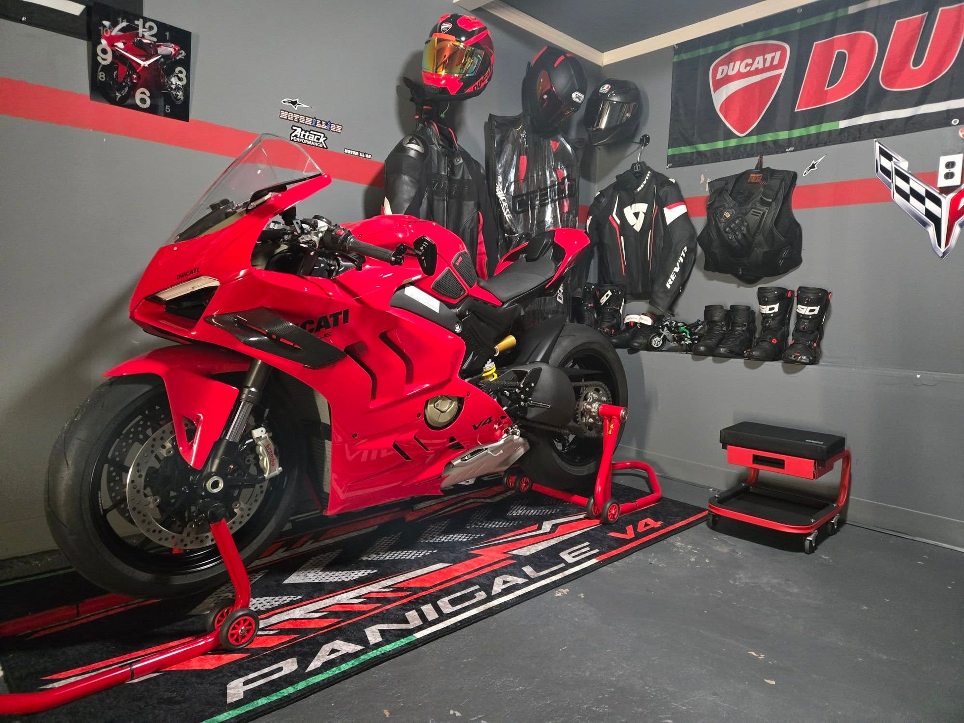 MPM Motorcycle Mat for Ducati Panigale V4 - MM7187 - Howling Moto